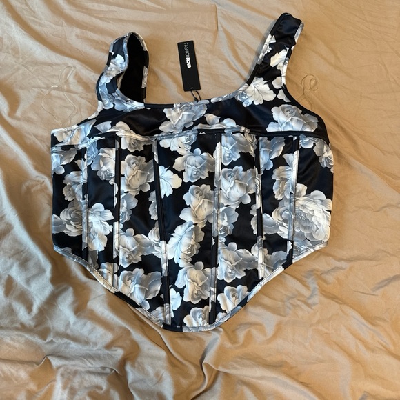 Fashion Nova Black and White Floral Tank Top - Picture 1 of 2